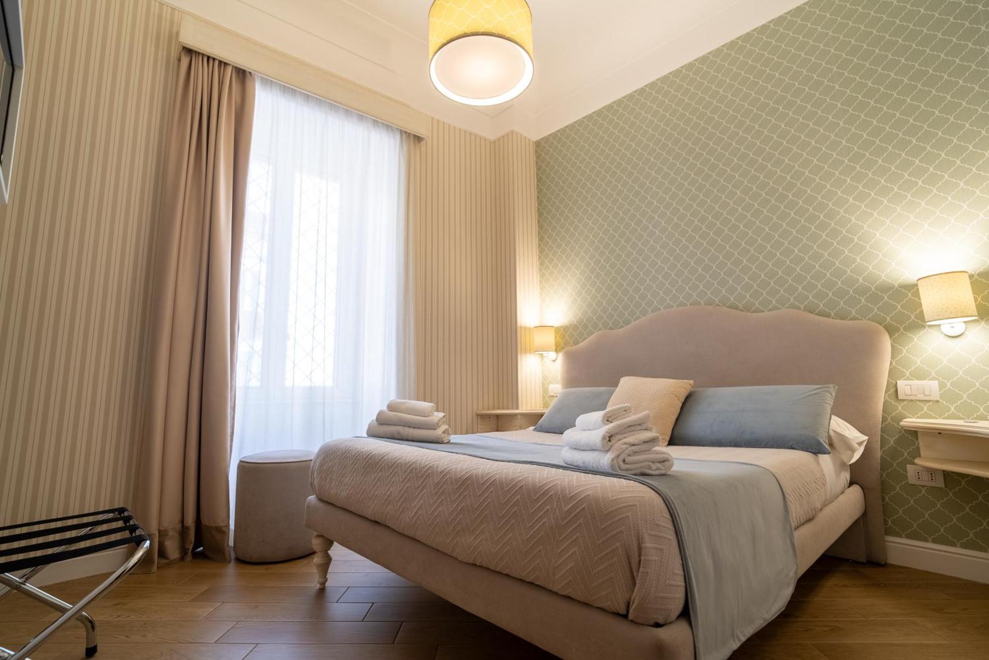 Florita Napoli Hotel Buitenkant foto