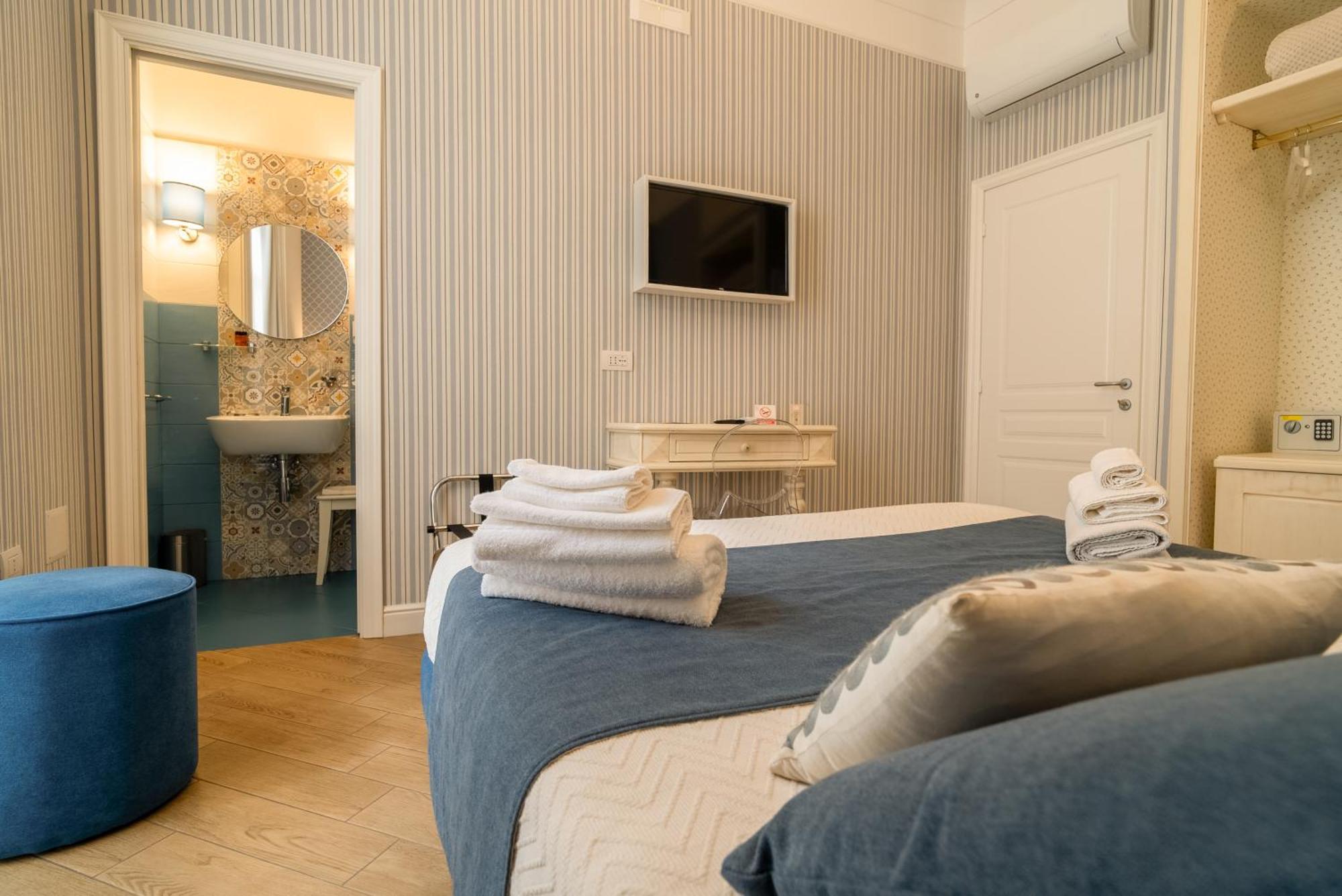 Florita Napoli Hotel Buitenkant foto