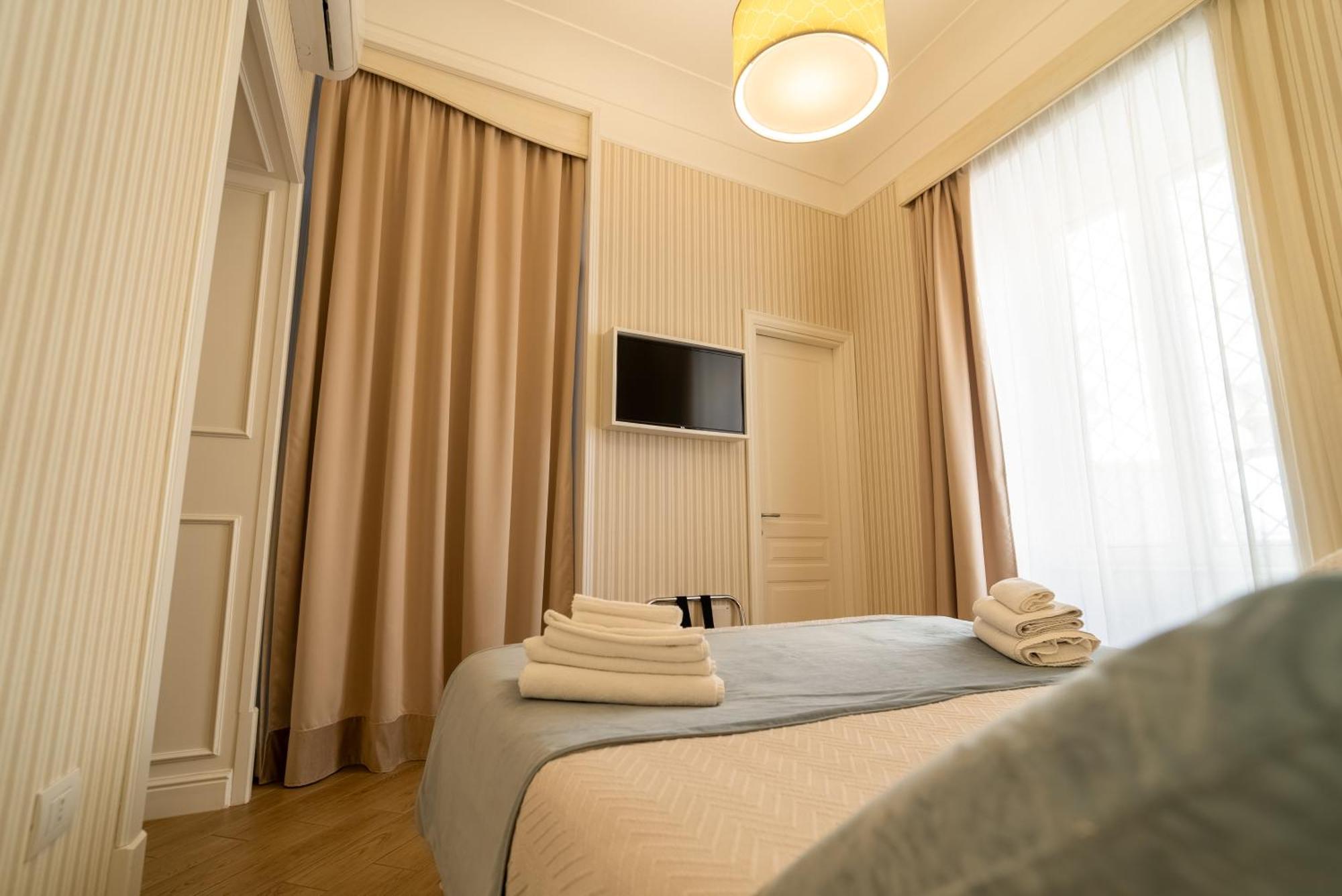 Florita Napoli Hotel Buitenkant foto